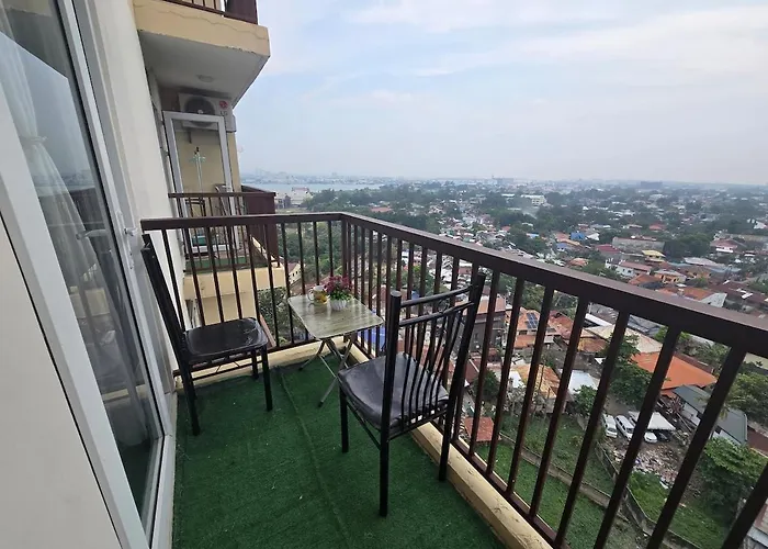 Cozy Dark Luxe Near Mcia Airport