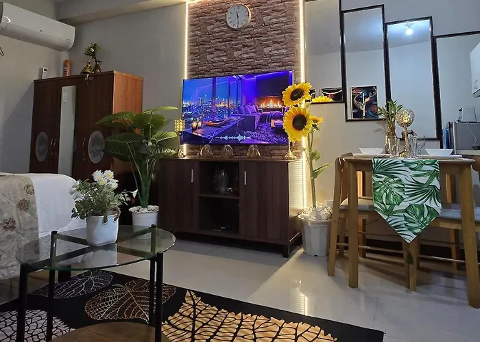 Cozy Dark Luxe Near Mcia Airport *